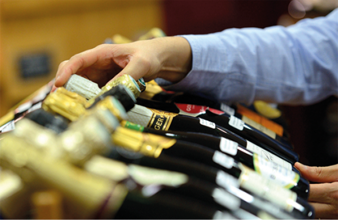 Une large sélection de vins, Champagnes et spiritueux dans votre CAVAVIN Levallois